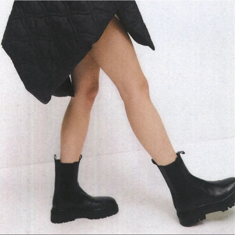 NWT Zara Black Flat Leather Lug Ankle Boots. Size 7.5. - Picture 2 of 10